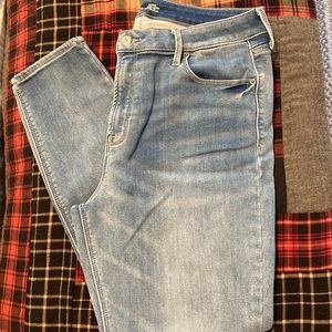 Old Navy Rockstar Super Skinny jeans